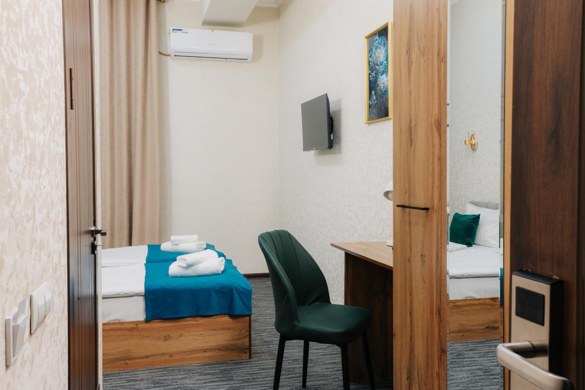 Resident Hotel Ташкент Экстерьер фото